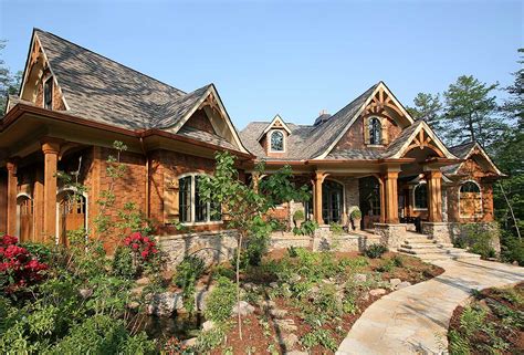 32 Types of Architectural Styles for the Home (Modern, Craftsman, etc.)