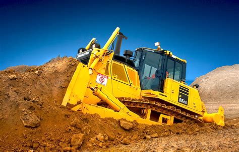 Komatsu intros the D85-18, adding a "sweet spot" to dozer lineup