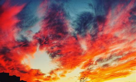 🔥 When your sunset looks like the sky is on fire. : r/NatureIsFuckingLit