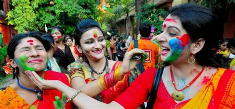 Top places in India for Holi Celebration - Festivals of Colours