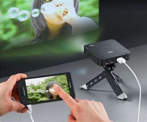 Portable Rechargeable Smartphone Projector Offers Ultimate Portability ...