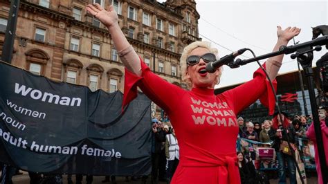 Counter rally planned over 'women’s rights' event in Belfast - BBC News