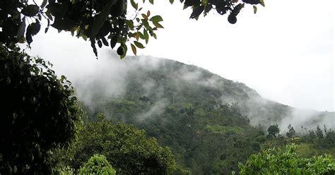 spaswinefood: Two Ecuadoran hot spring towns called Baños