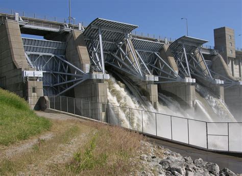 Lake Red Rock Dam