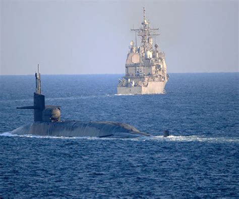 Nuclear Submarine USS Georgia Transits Strait of Hormuz | Al Defaiya