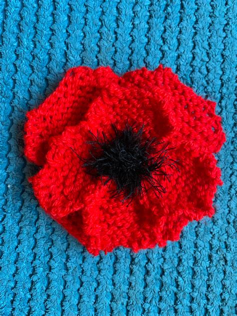 Knitting Pattern for poppies, full stem poppies, knitted flowers, floral display, knitted pansy ...