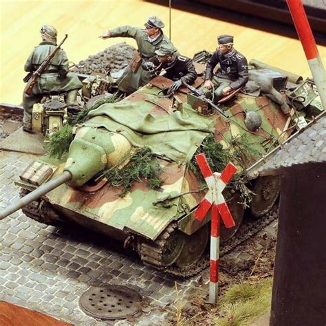 German Soldiers Ww2, Toy Soldiers, Flak Tower, Trump Models, Military Action Figures, Model ...