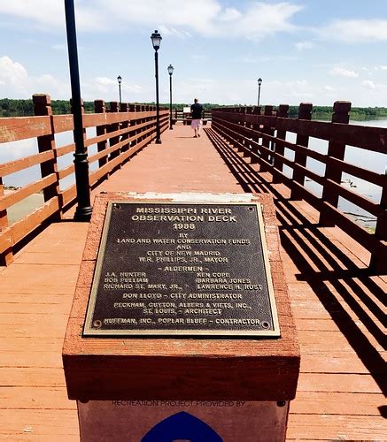 New Madrid Mississippi River Observation Deck | Laura Gilchrist | Flickr