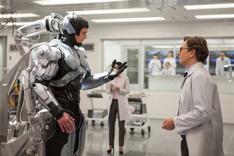 Review: 'Robocop' (2014) starring Joel Kinnaman, Gary Oldman & Michael ...