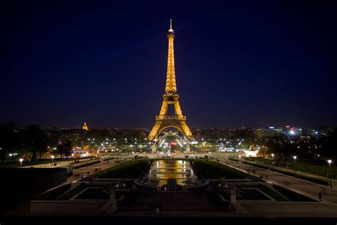 Eiffel Tower At Night Wallpaper - WallpaperSafari