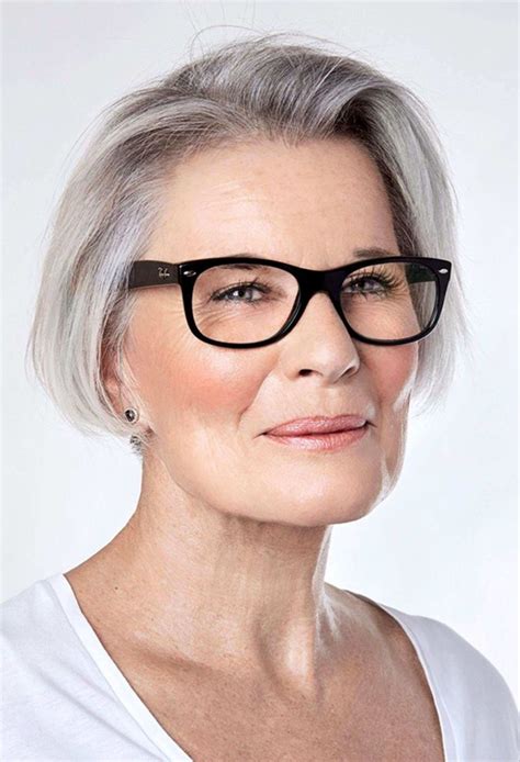 80 Hairstyles for Women Over 50 with Glasses | Grey hair and glasses ...