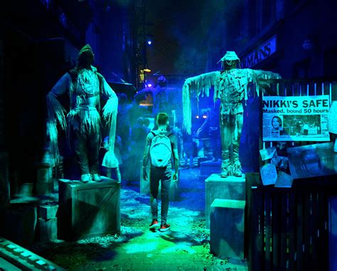 halloween horror nights 4 singapore | Universal Studios Singapore Halloween… Halloween Universal ...