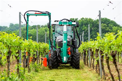 Time to hand over to the machines? - Vineyard Magazine