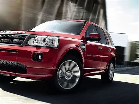 2015 Land Rover Freelander testing a production-ready body