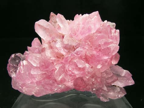 Rose Quartz : Properties, Formation, Occurrence and Uses Area » Geology Science