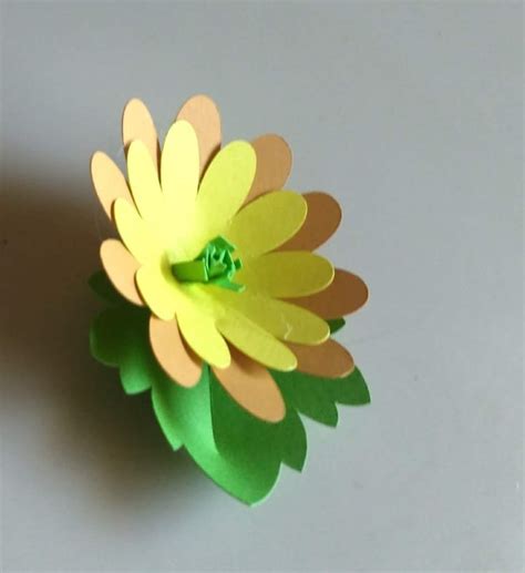 3D Paper Flowers and Leaves - The Crazy Cricut Lady