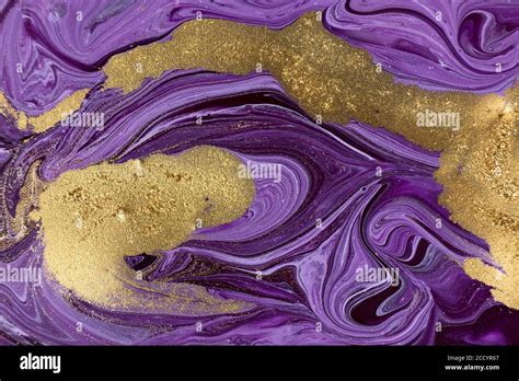 Gold paint technique hi-res stock photography and images - Alamy