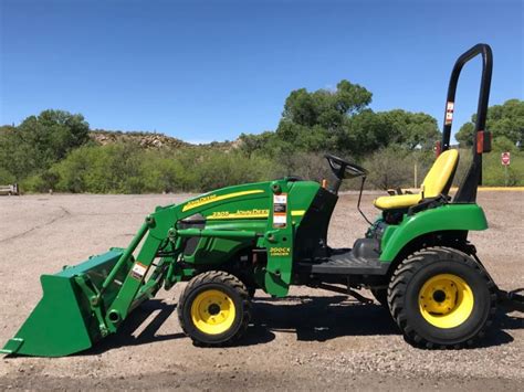 John Deere 2305 Compact Utility Tractor Operators Manual