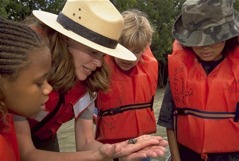 File:Biscayne National Park H-ranger kids hermit crab.jpg - Wikimedia Commons