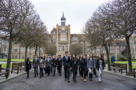 Bangkok Post - Brighton College Bangkok seniors explore options in England