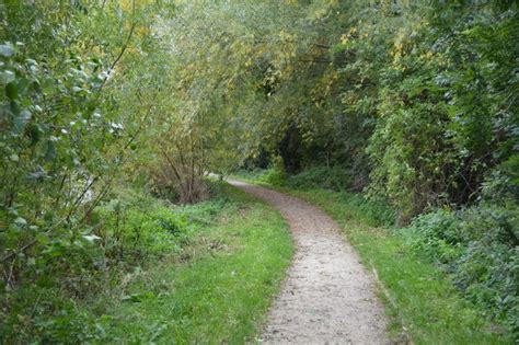 National Cycleroute 11 & Fen Rivers Way © N Chadwick cc-by-sa/2.0 :: Geograph Britain and Ireland