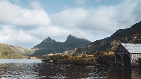 McDermott's | Dove Lake Circuit Walk