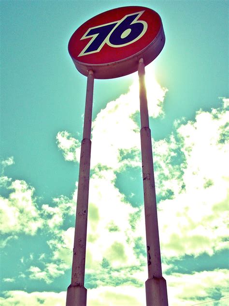 Union 76 sign | Sign for the Union 76 gas station on Highway… | Flickr