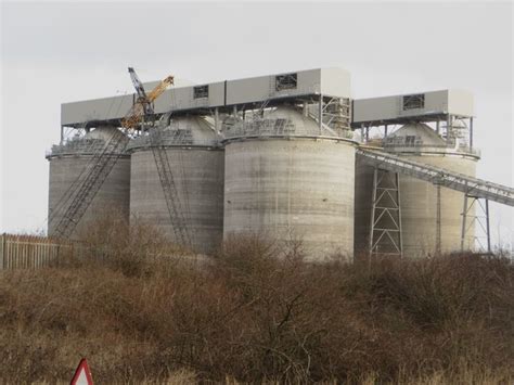 Biomass silos, Lynemouth Power Station © Graham Robson cc-by-sa/2.0 :: Geograph Britain and Ireland