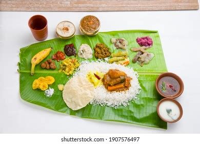 Onam Sadhya Served Banana Leaf South Stock Photo 1907576497 | Shutterstock