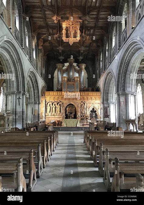 St David’s Cathedral interior Stock Photo - Alamy