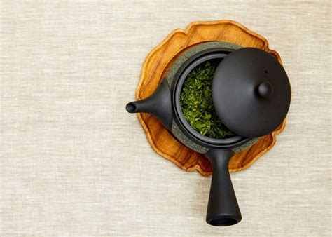 Japanese Teapot: 8 Things You Need to Know