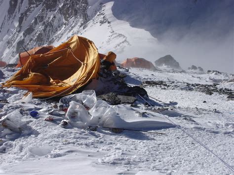 How To Remove Dead Bodies From Mount Everest | Mountain Planet