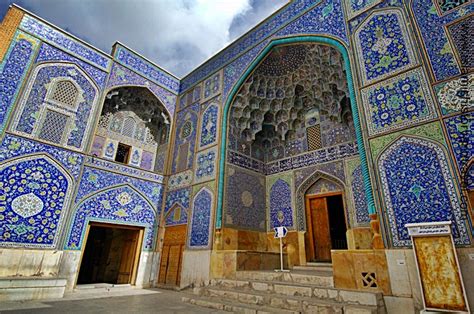 Photos and history of the sheikh Lotfollah Mosque in Isfahan Iran