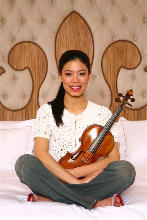 Vanessa-Mae calls her Guadagnini violin "Gizmo". Why is that?