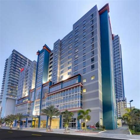 Hampton Inn & Suites by Hilton Miami Downtown/Brickell (50 Southwest ...