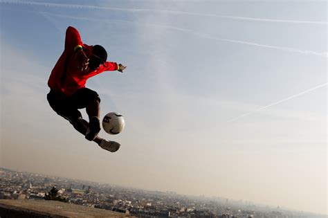 Freestyle Soccer - Five Guys Facts - Medium