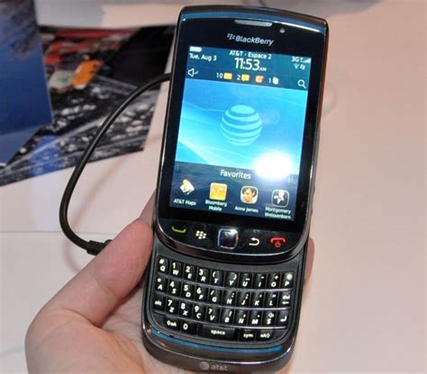 Hands-on Photos with the BlackBerry Torch 9800 + Video – Chip Chick