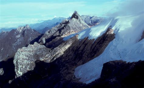 Apakah Benar Es Di Gunung Puncak Jaya Papua Akan Habis