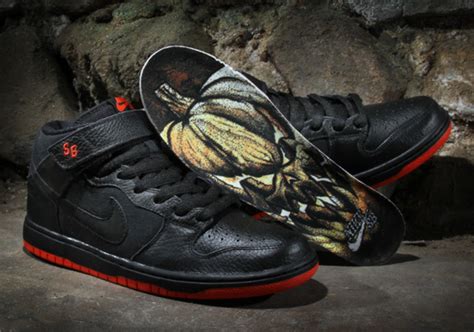 Nike SB Dunk Mid "Halloween" - Available - SneakerNews.com