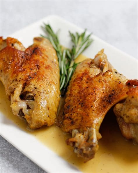 Braised Turkey Wings with Pan Gravy