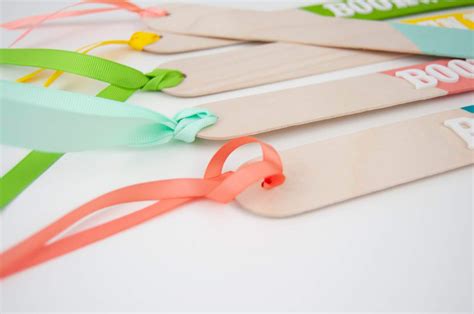 DIY Painted Craft Sticks Bookmarks | Jen Gallacher