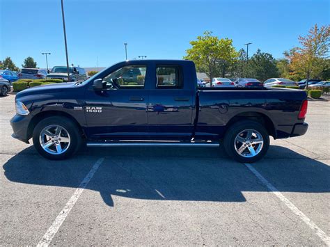 Pre-Owned 2017 Ram 1500 Express 4×4 Quad Cab 6’4 Box 4WD Crew Cab Pickup