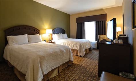 Hampton Inn Hotel Rooms near SUNY Geneseo, New York