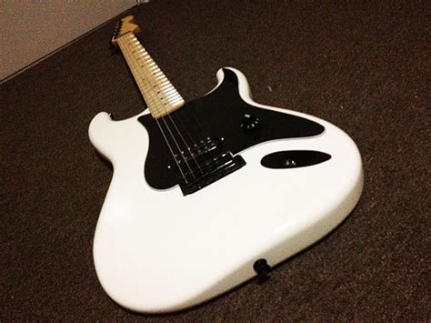 Seymour Duncan Build Your Own Stratocaster: Building A Great Strat On A ...