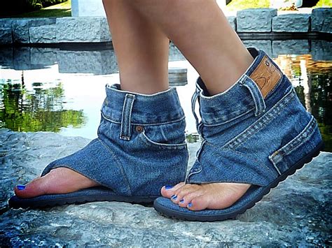 8 crazy and weird shoes that will make you cringe