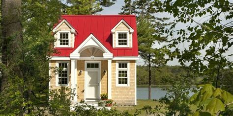 TINY HOUSE TOWN: Oceanside Tiny Home in Maine (411 Sq Ft)