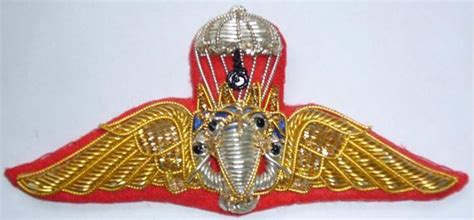 Airborne wing,Thailand | Military memorabilia, Wings, Jump wings