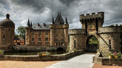 Desktop Hintergrundbilder Frankreich Castle of La Clayette Burg