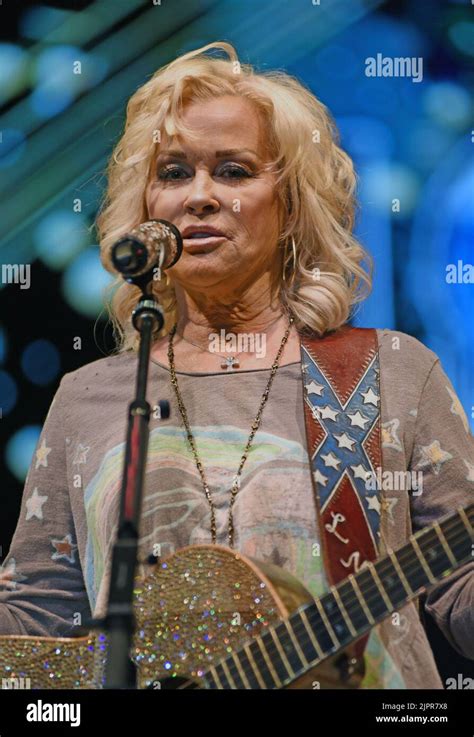 Lorrie morgan 2022 hi-res stock photography and images - Alamy