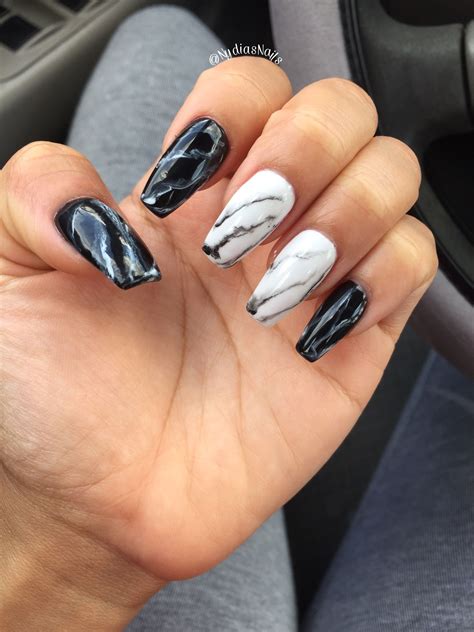 Marble nails coffin nails black and white nails | Unha | Pinterest | Unha